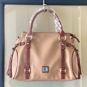 Purse vegan pebble leather new (it’s not a Dooney)